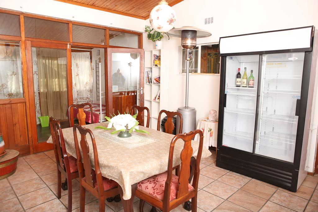 Oudtshoorn Homestay Accommodation Esterno foto