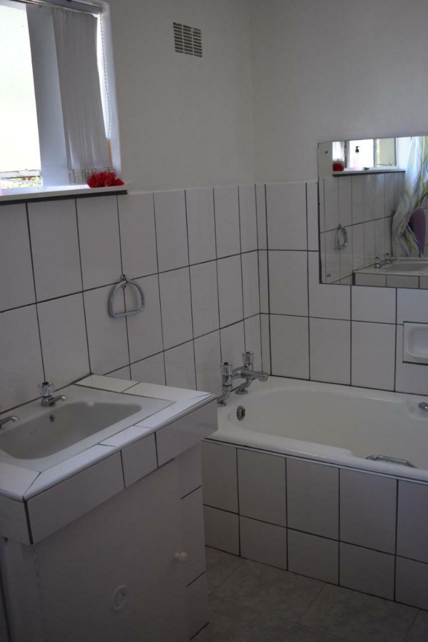 Oudtshoorn Homestay Accommodation Esterno foto